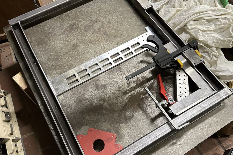 Welding top frame for X/Y